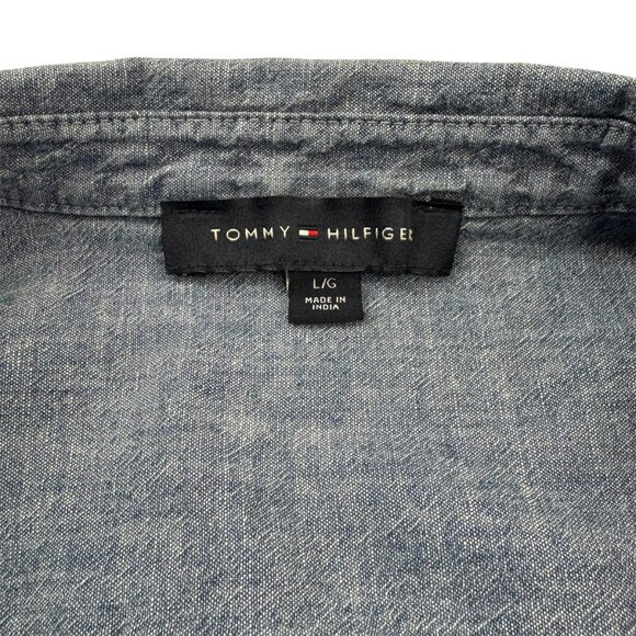 Tommy Hilfiger Women’s Denim Chambray Button-Down Shirt – Sz L – Classic Casual - Picture 11 of 13
